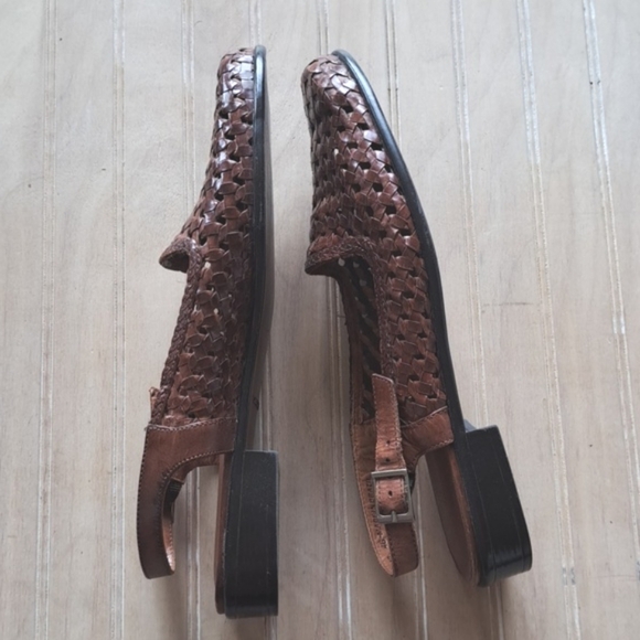 Trotters Lea Slingback Woven Leather Flat Classy Memory Foam Cushion Sandals - Picture 7 of 12